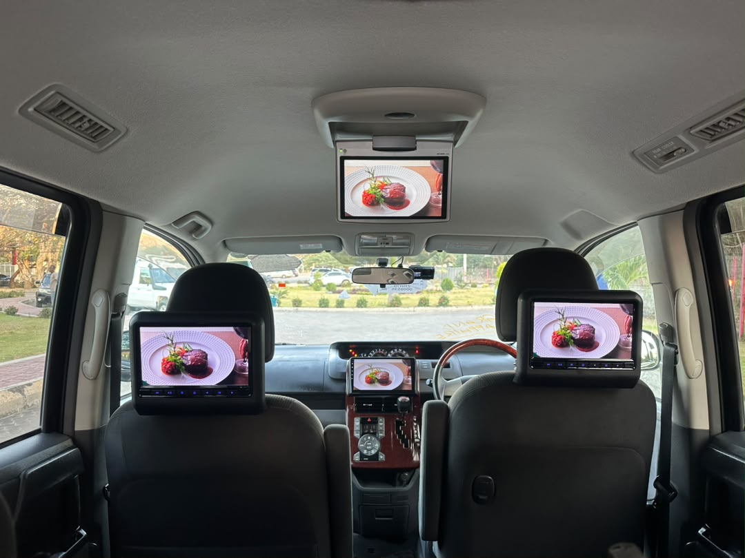 TOYOTA NOAH NEW MODEL X thumbnail 5